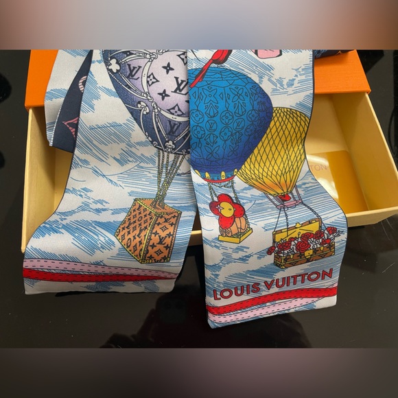 LV Up And Away Bandeau - Picture 5 of 9